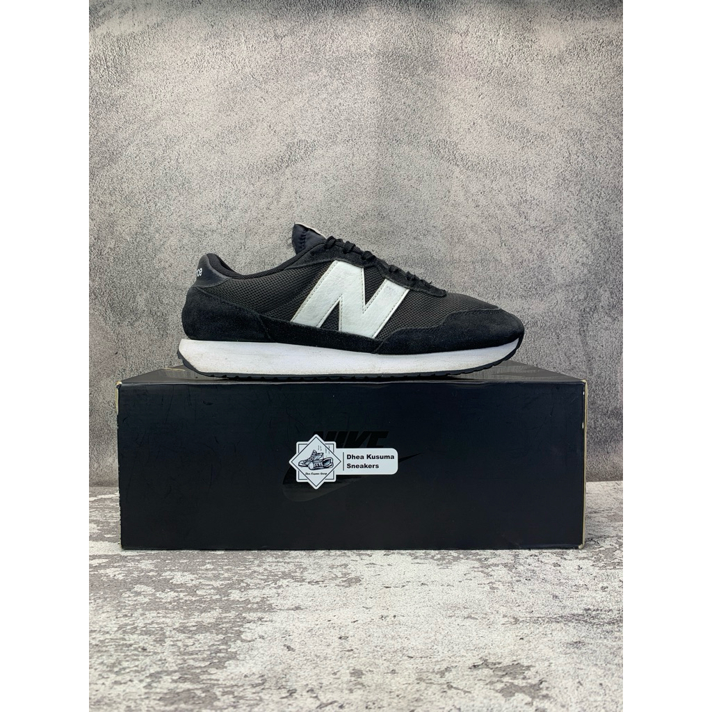 Sepatu Second Casual  New Balance 237 Black White  Size 42,5 Insole 27 cm  Original Guarantee 100%