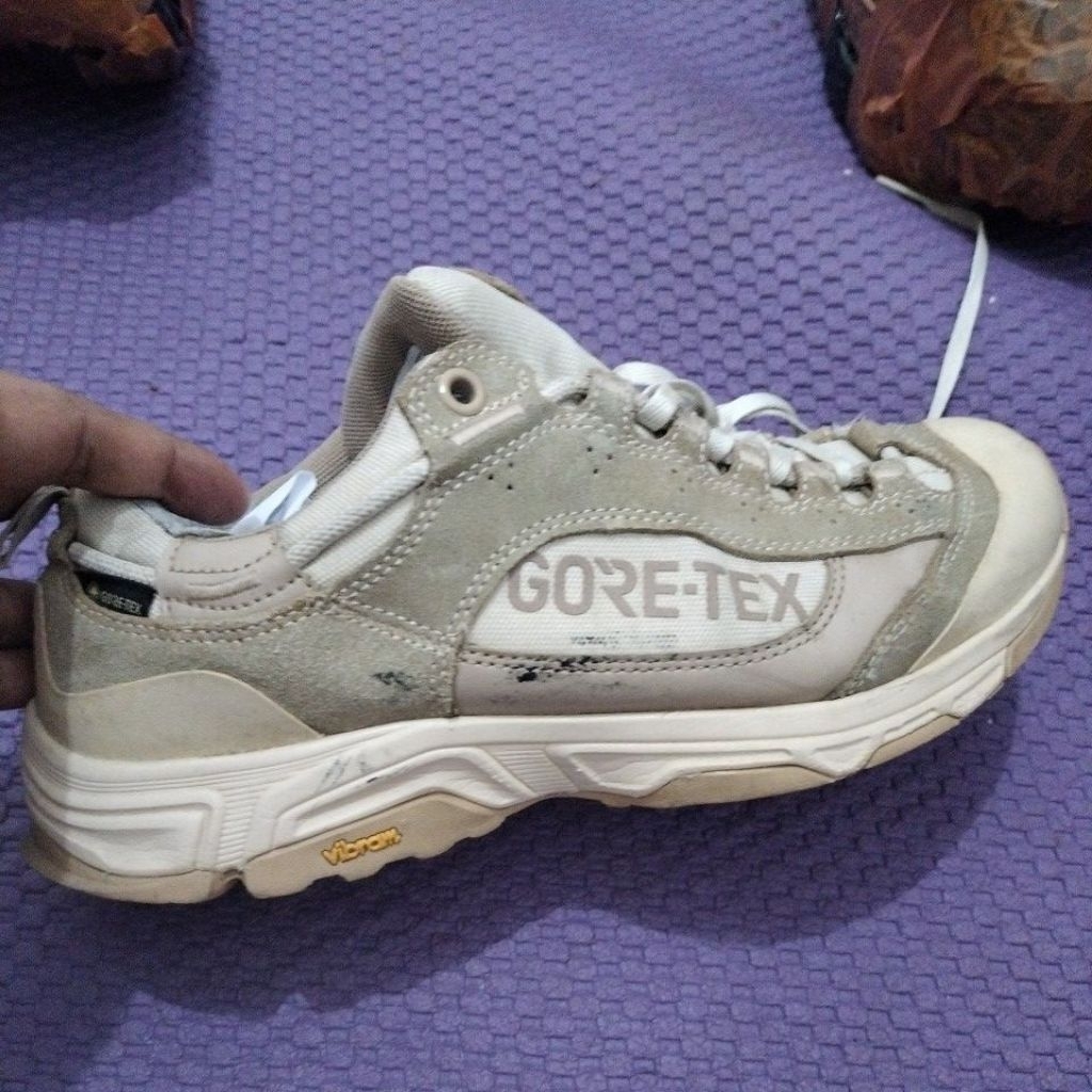 sepatu second original kolon Sport 40.5/25.5