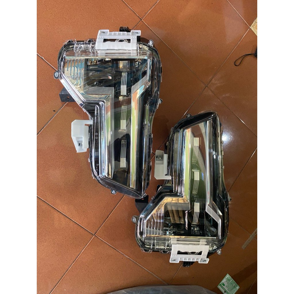 Headlamp XPander Ultimate LED (Chroom) 2022