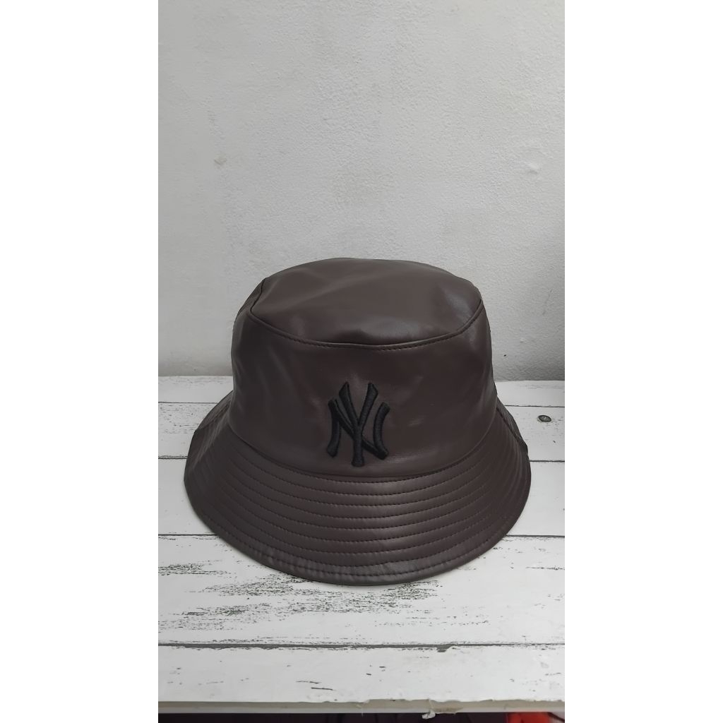 Topi MLB NY kulit/topi bucket MLB NY kulit/topi bucket MLB NY kulit (baru)