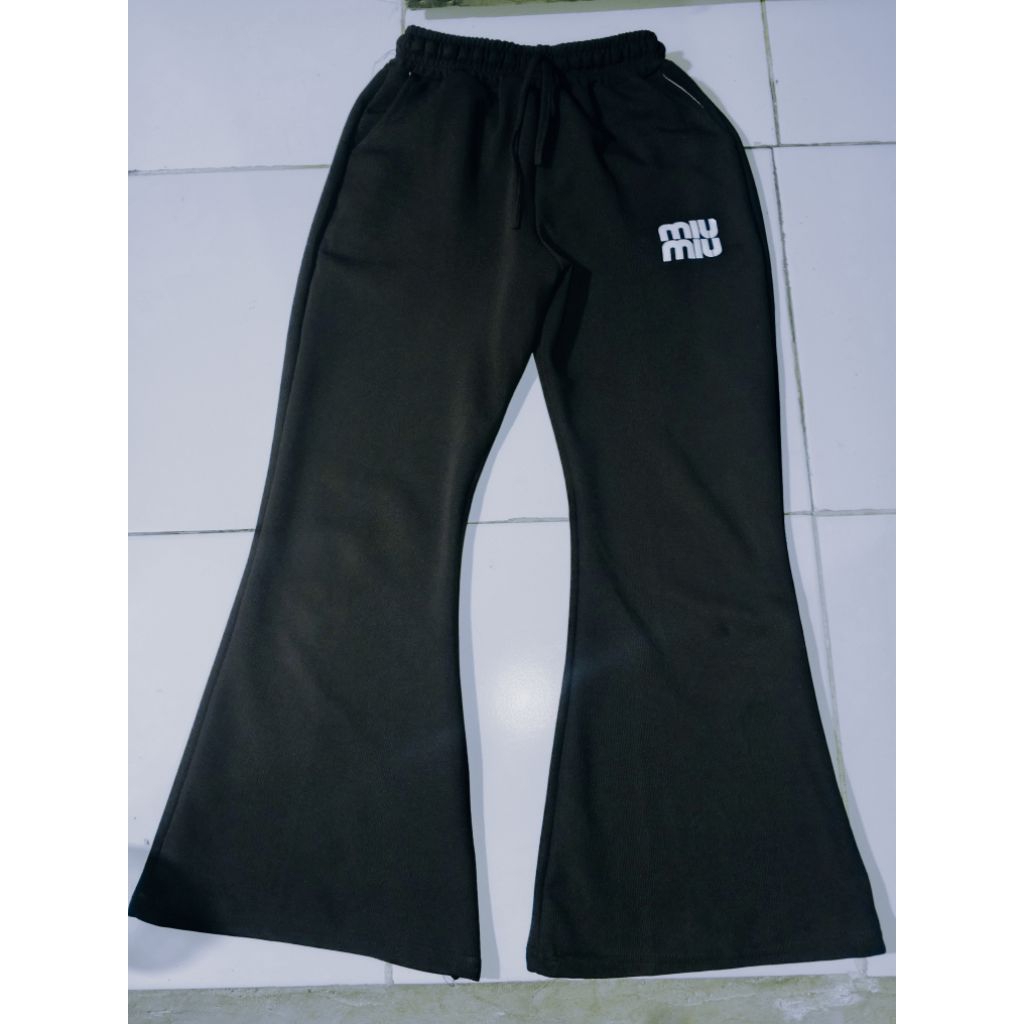 Celana cut bray