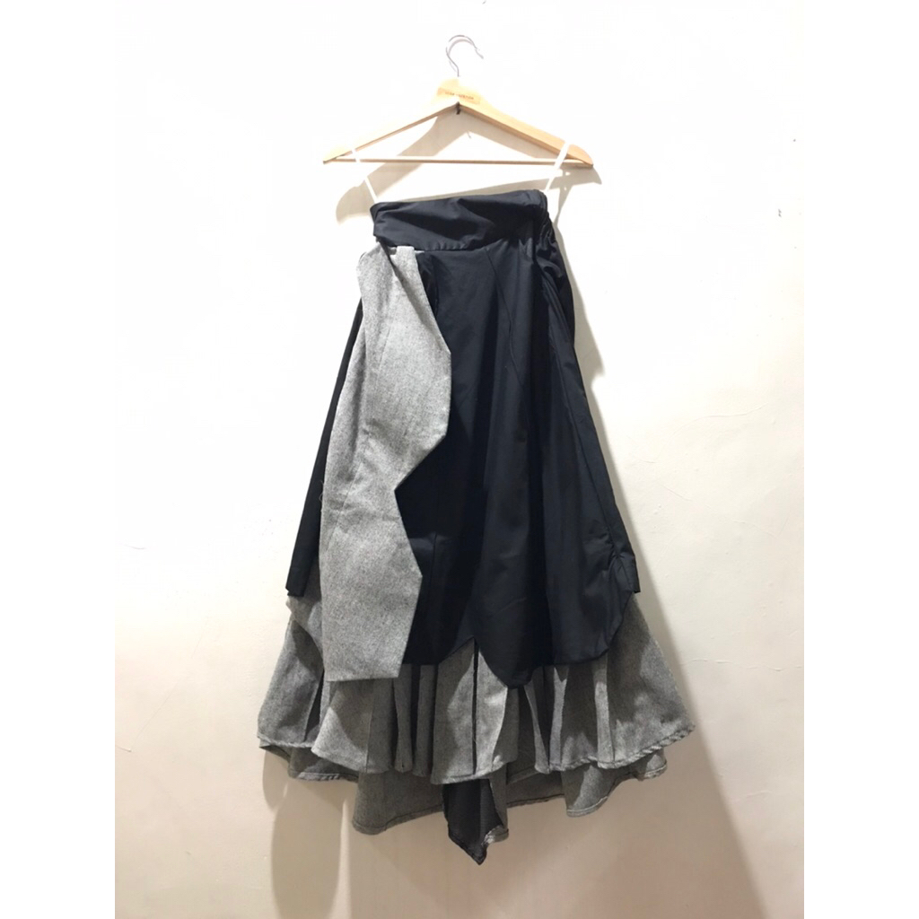 OLINE WORKROBE - ELNORA HEM PLEATED SKIRT IN BLACK