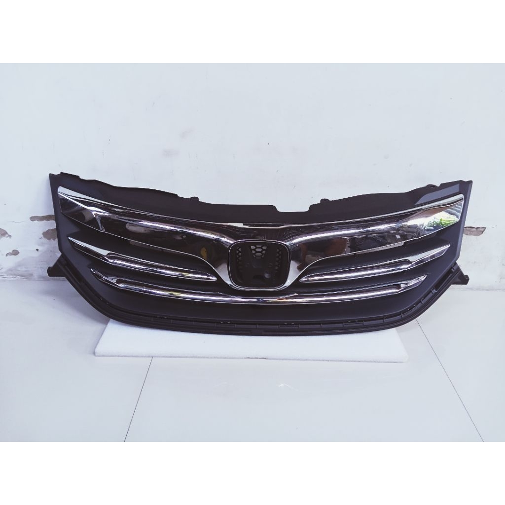 Grill bemper depan Honda Freed 2013