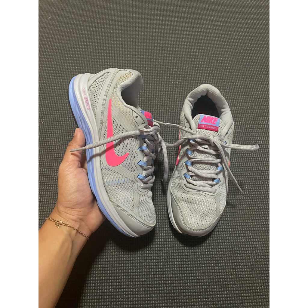 Sepatu Nike Dual Fusion Run size 35,5 insole 22cm