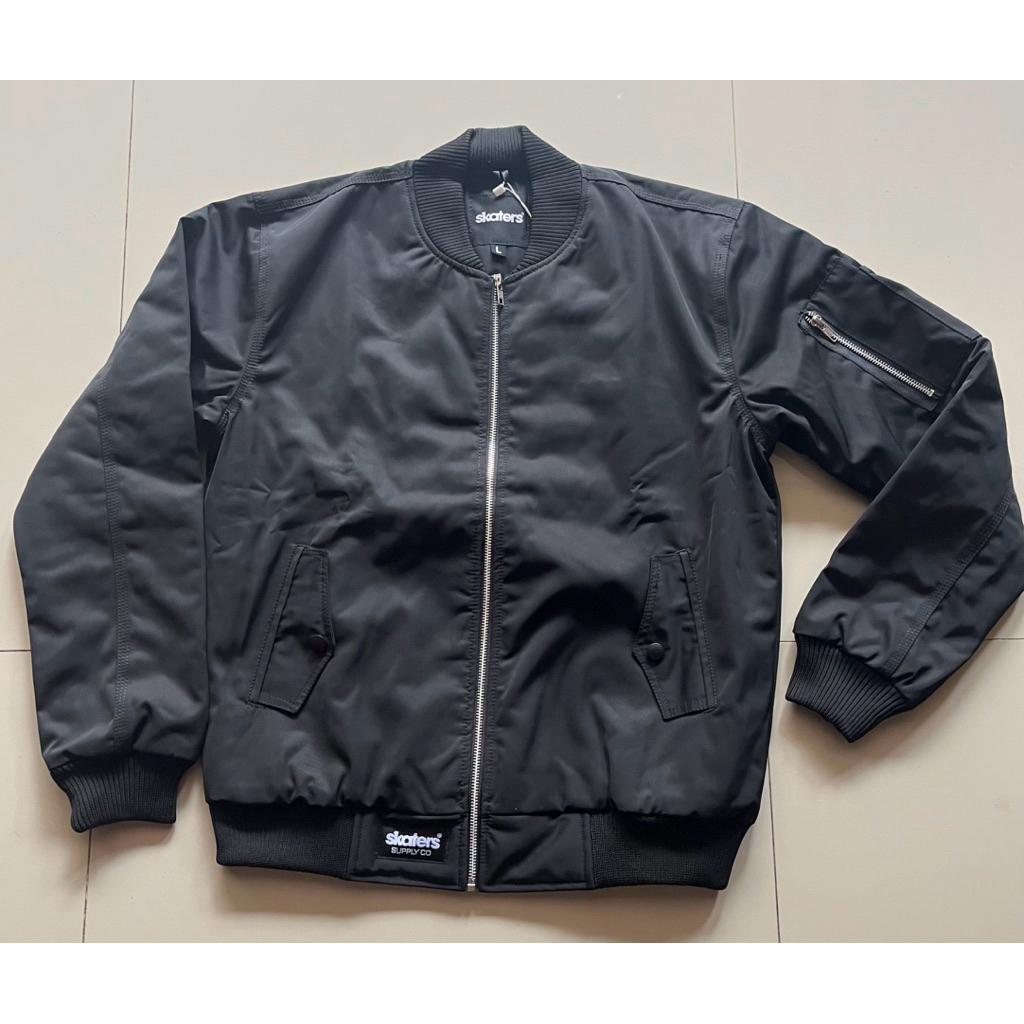 Skaters Jaket Boomber Hitam VE003