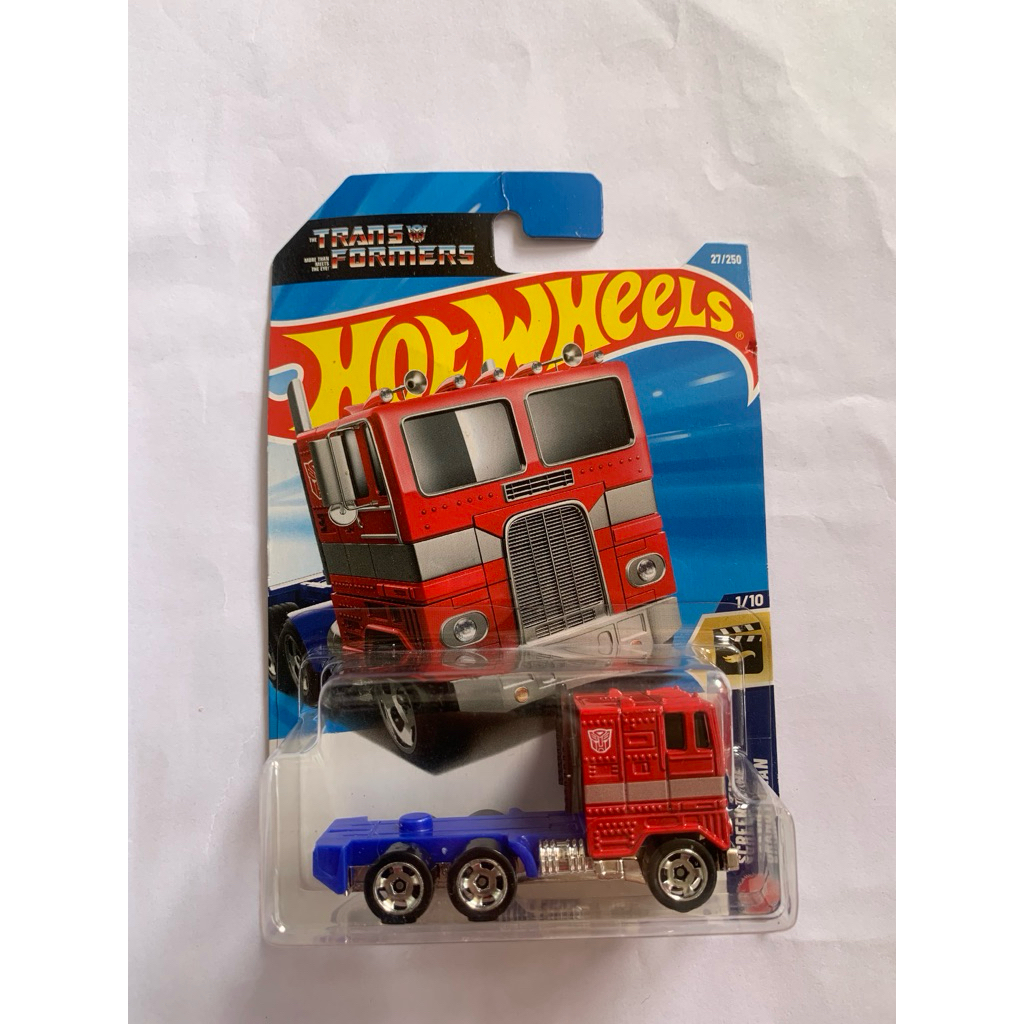 Hotwheels optimus  prime