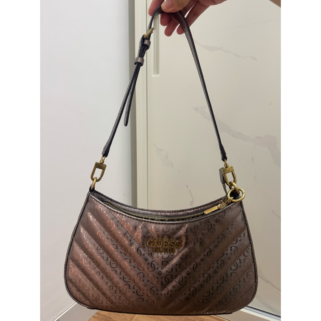 Preloved Guess Jania Top Zip Shoulder Bag