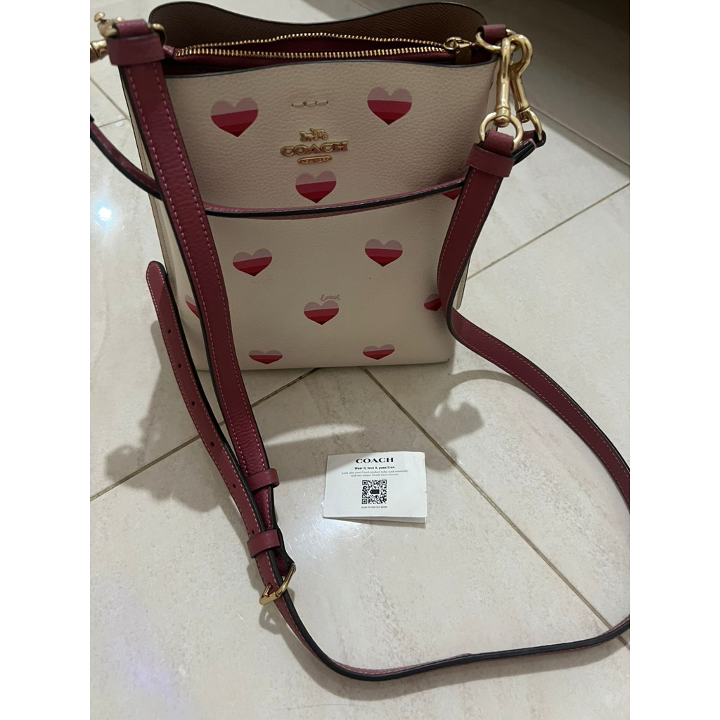 Preloved Tas Coach Love pink
