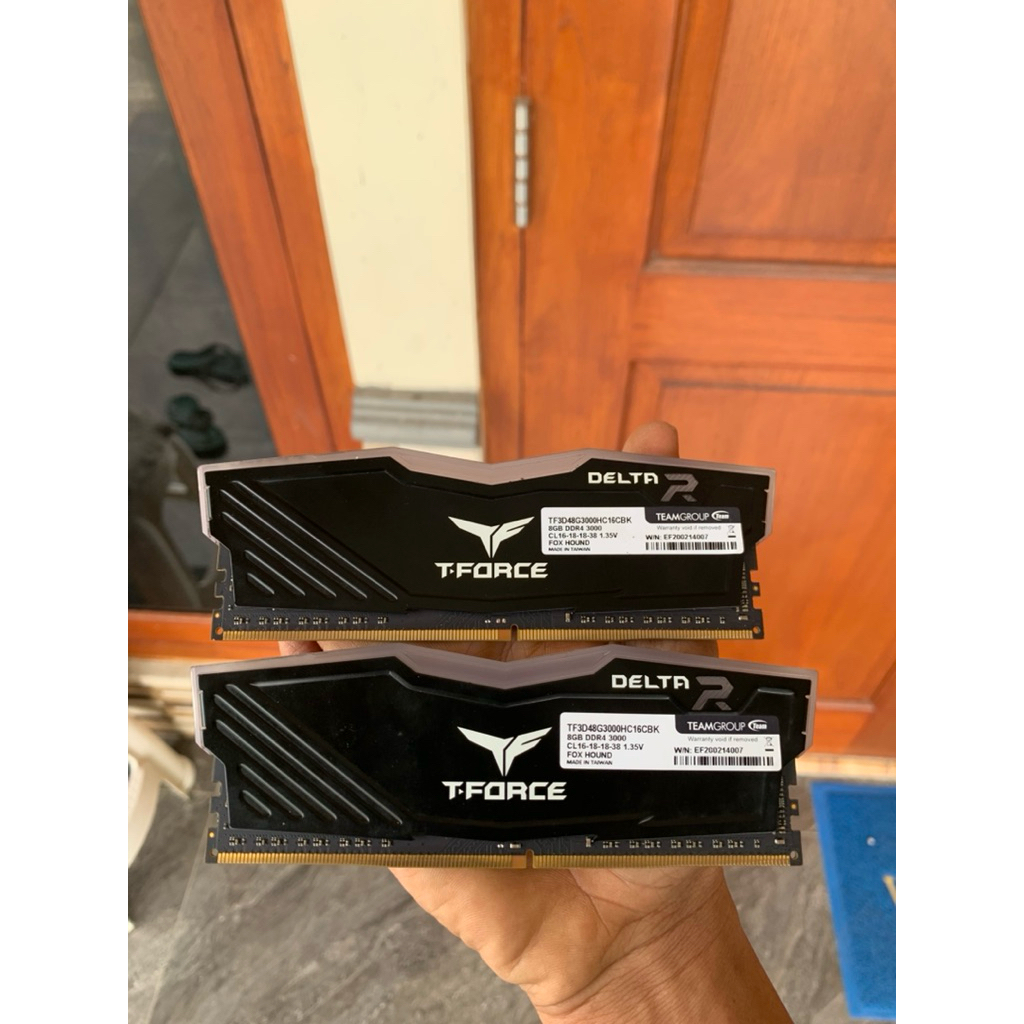 Ram T-Force RGB DDR4 16 GB pc 3000.