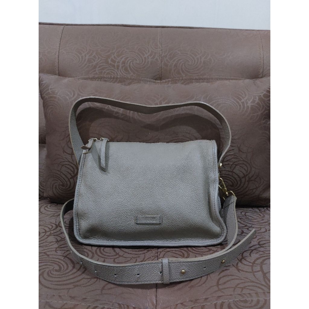 Tas Loewe taupe sling preloved