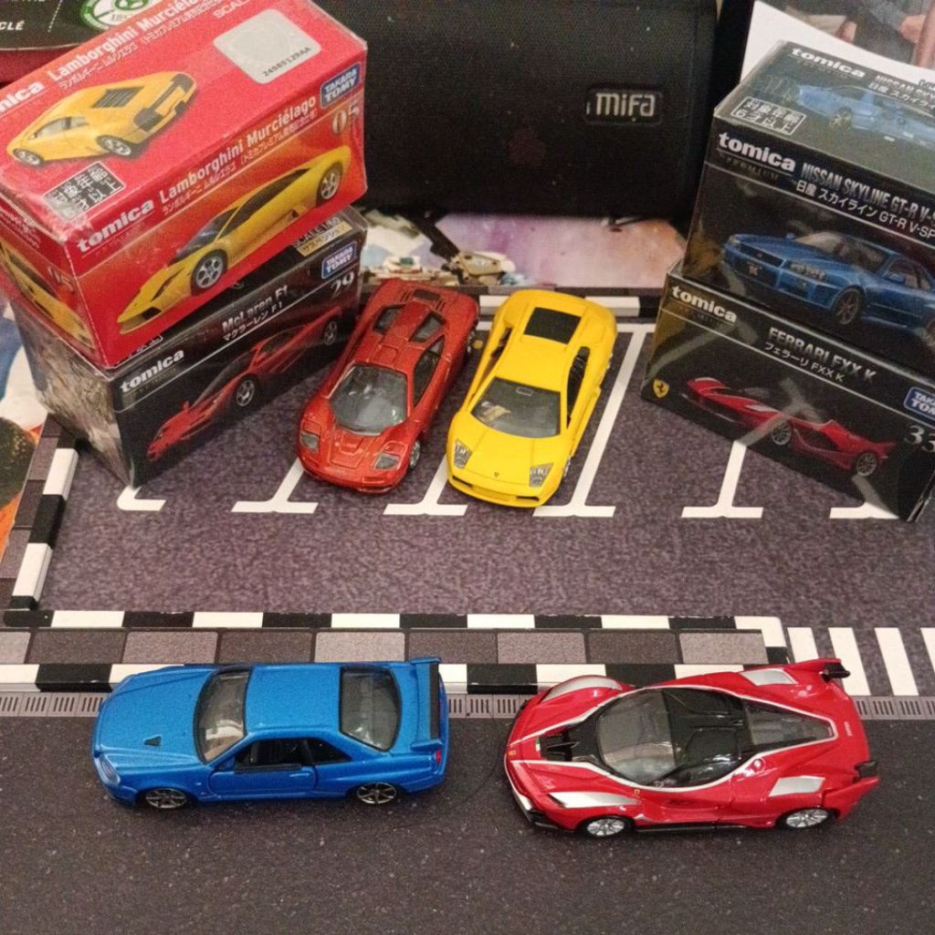TOMICA REMIUM TAKE ALL