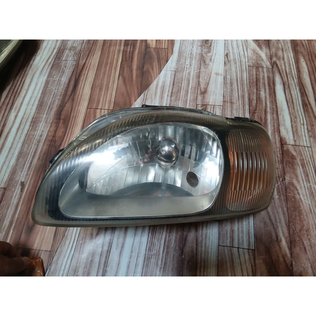 headlamp lampu depan suzuki baleno tahun 2000 sebelah kiri