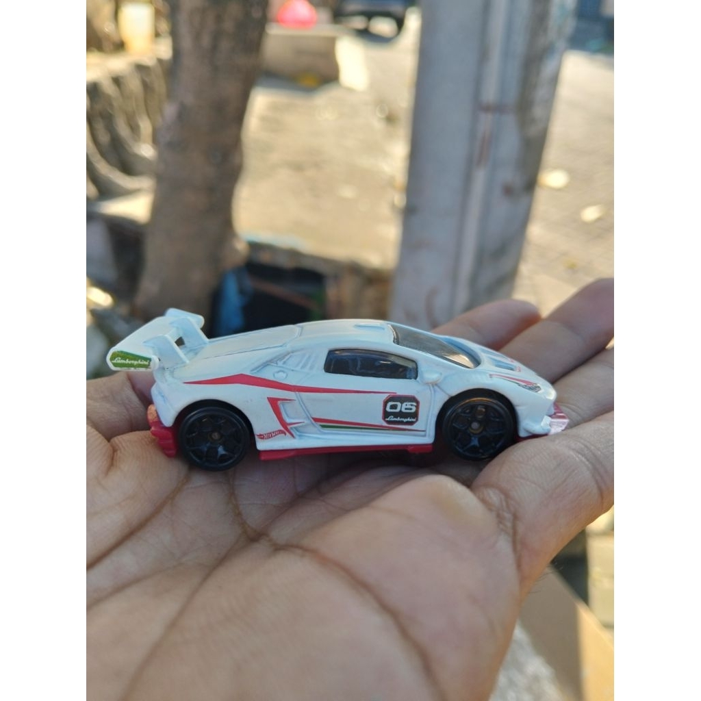 hotwheels loose LAMBORGHINI HURACAN