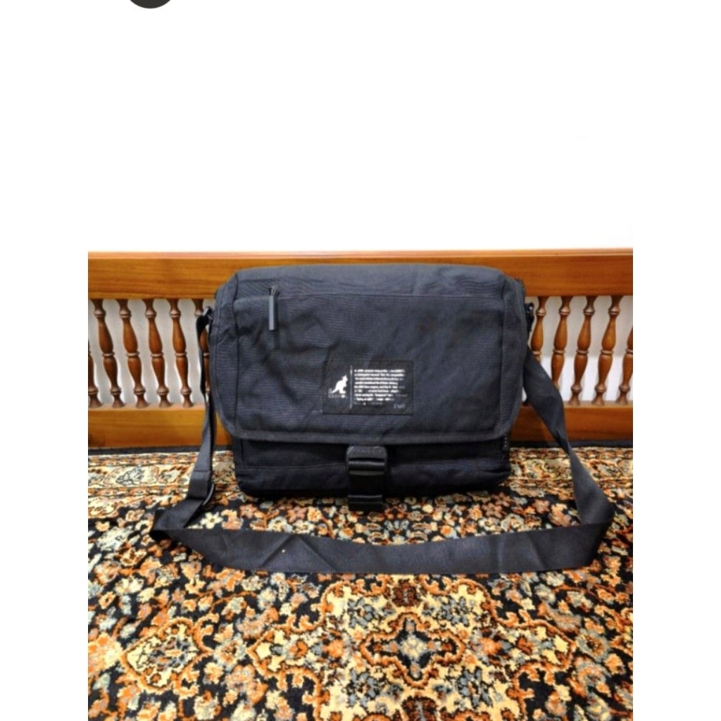Tas selempang kangol messenger bag