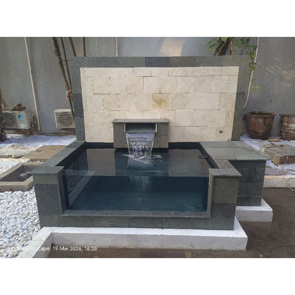 kolam koi minimalis