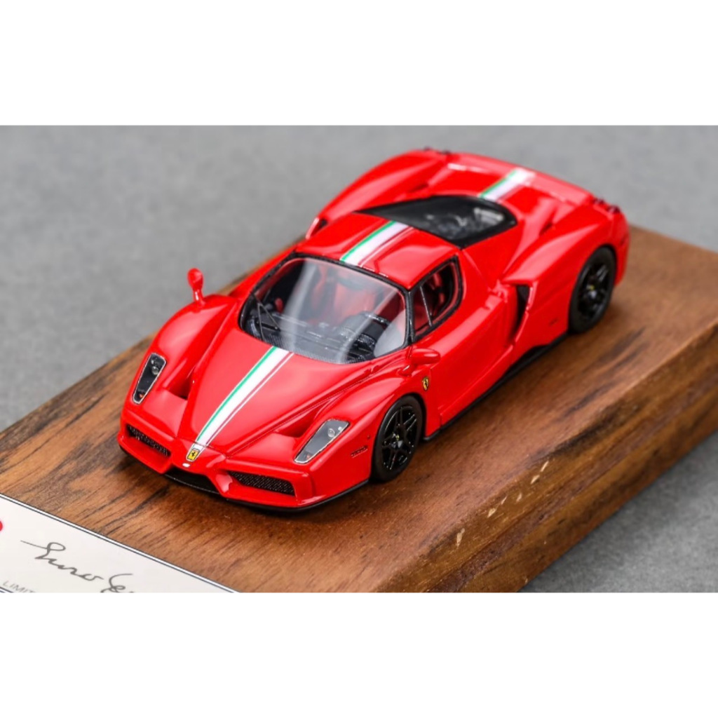 DMH FERRARI ENZO STRIPE ITALIA FLAG LIMITED EDITION RESIN DMH FERRARI ENZO STRIPE FLAG ITALIA LIMITE