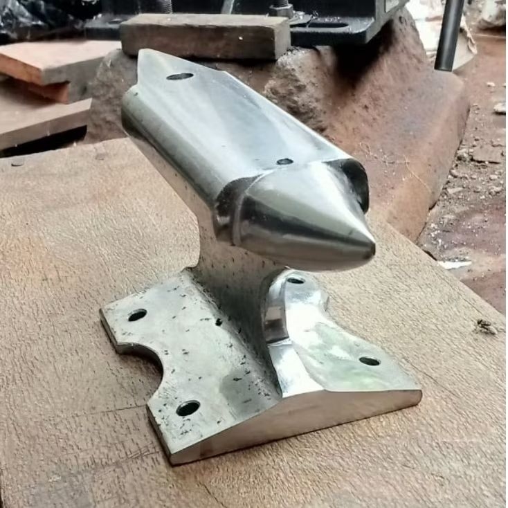 Anvil mini landasan besi dobel horn lebar 4cm panjang 21cm