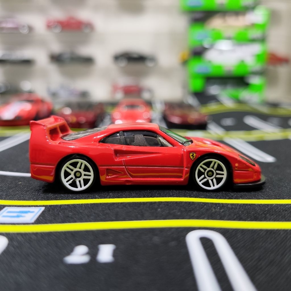 HOT WHEELS LOOSE FERRARI F40 COMPETIZIONE MERAH