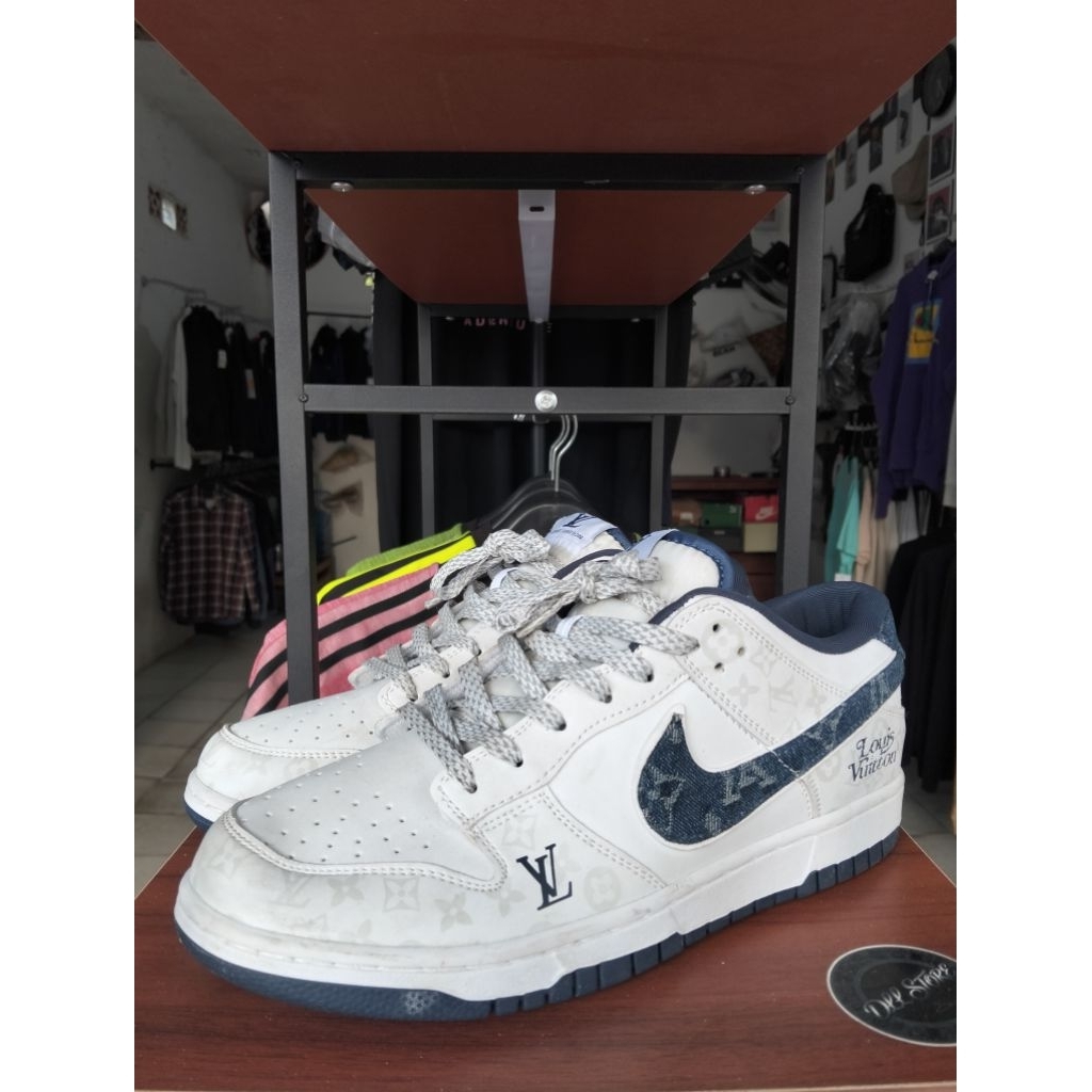 Louis Vuitton x Nike SB Dunk Low 'White Blue Monogram Denim'