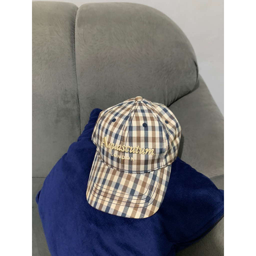 Caps aquascutum