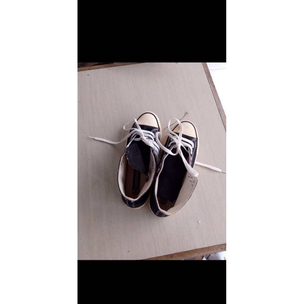 Sepatu vantella