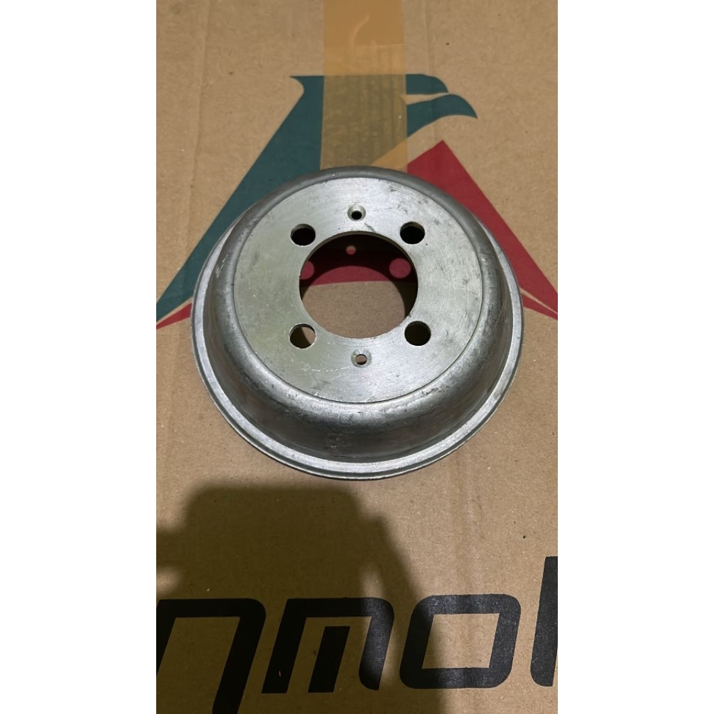 Tromol belakang vespa vbb vnb vba vna vl vn v30 bajaj original NOS tromol belakang ori vespa taun tu