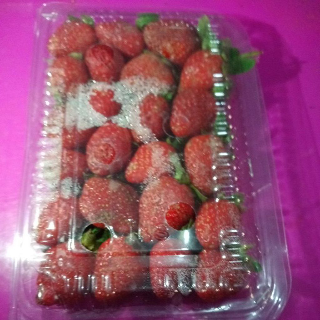 Buah Stroberi Strawberry segar