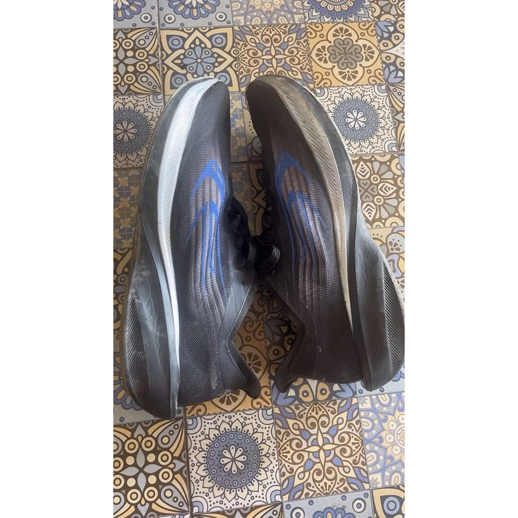 SEPATU NINETEEN HAZE