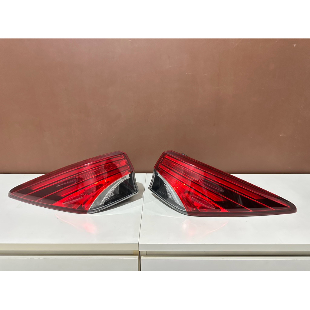 Stoplamp Fortuner VRZ 2016-2020