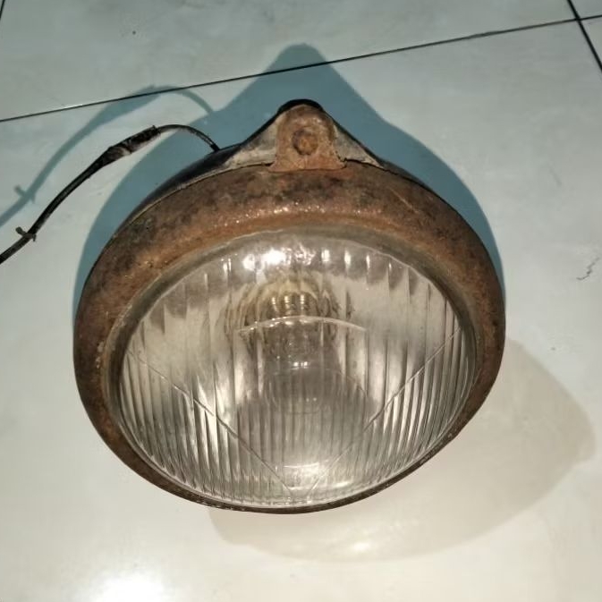 Lampu depan motor Honda S90z Benly CB 100