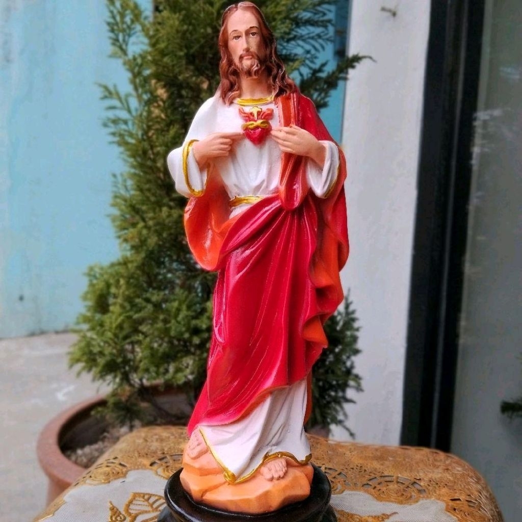 Patung Yesus Hati Kudus.25cm