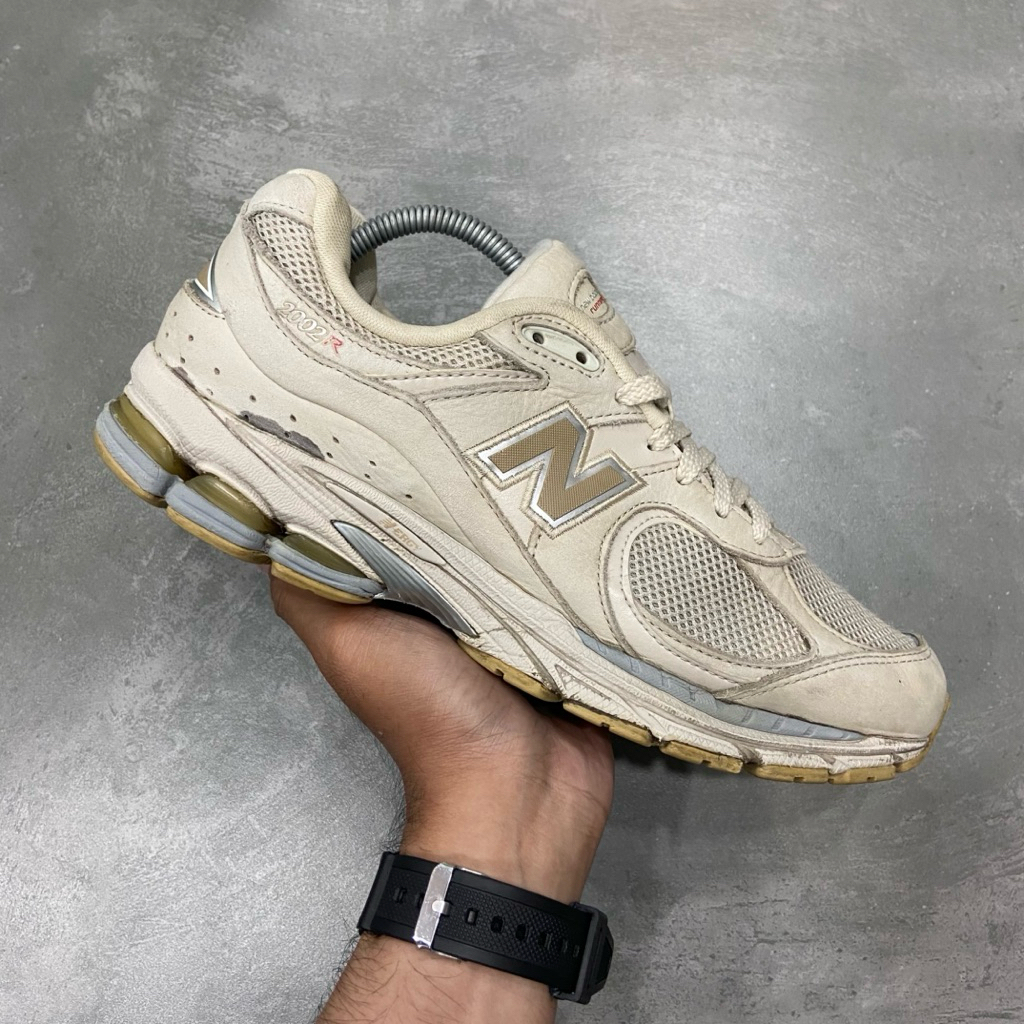 [Size 42.5] New Balance 2002R White Beige Cream ML2002R3 Second Original Kondisi Mulus Nominus Like 