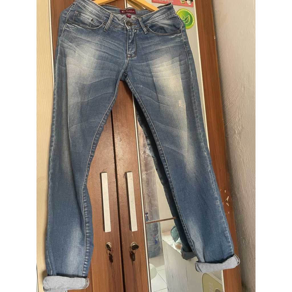 Celana jeans merk Ako matahari uk L pl