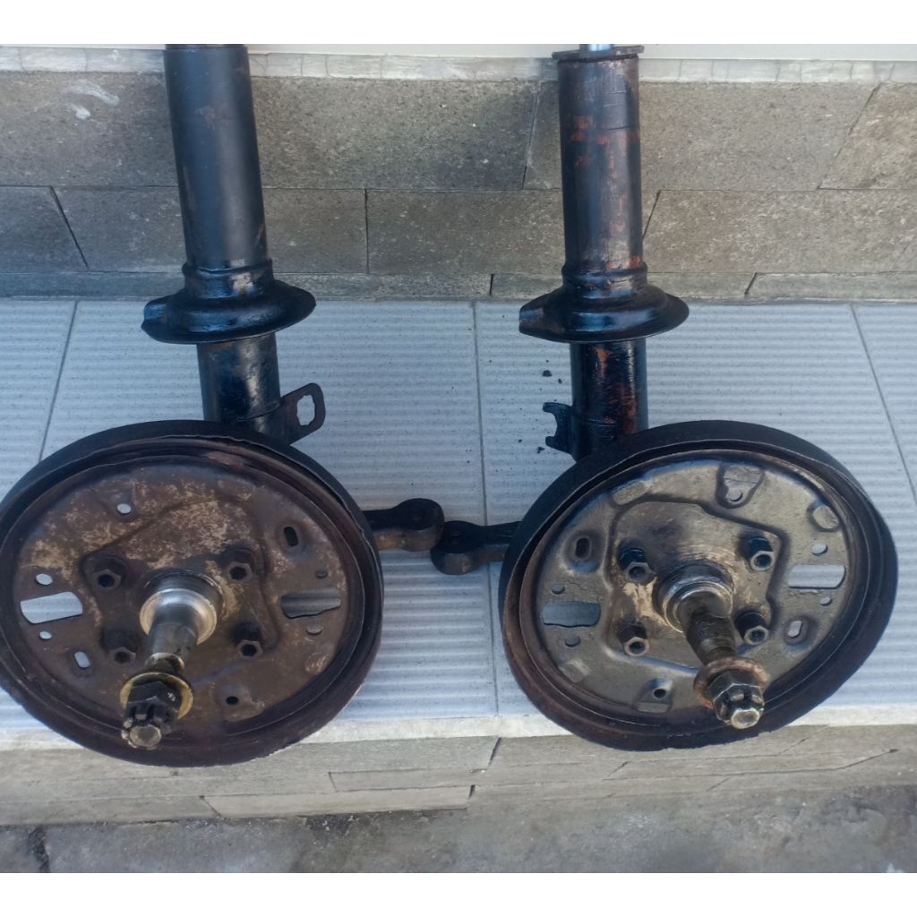 as main roda depan merk kayaba daihatsu hijet 1000