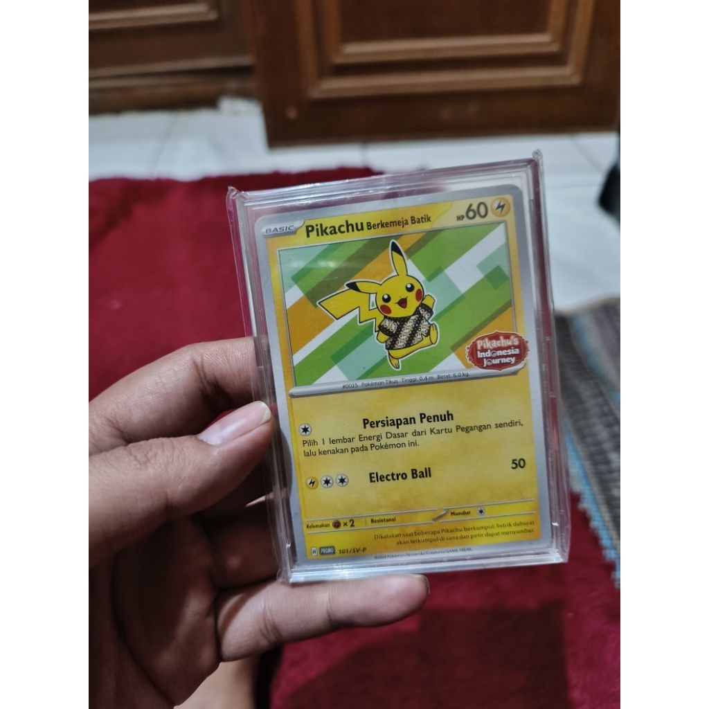 kartu pokemon pikachu batik hijau