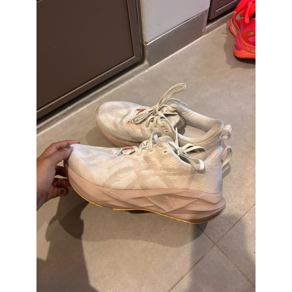 asics novablast 5 second
