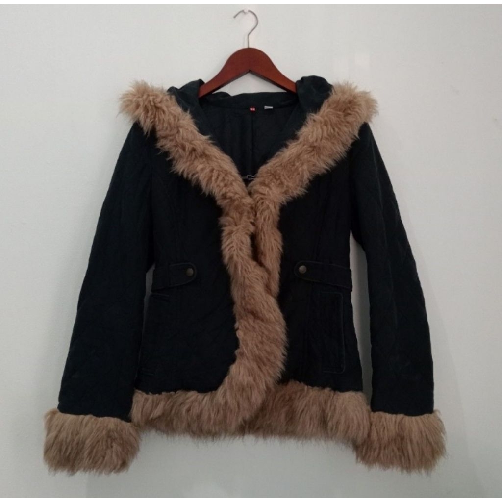 UNIQLO Quilted Black Fur Women Jacket