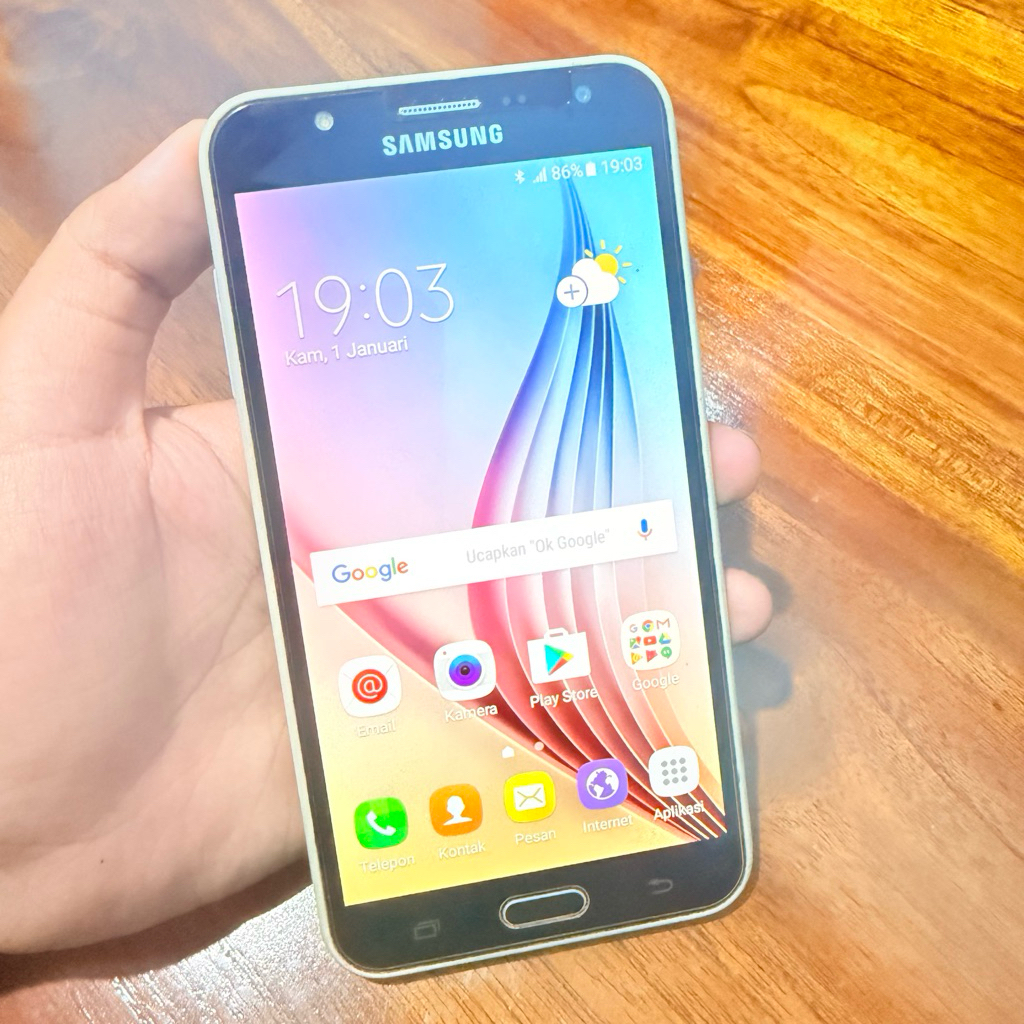 SAMSUNG J7 2015 4G AMOLED HP ANDROID SECOND BERKUALITAS