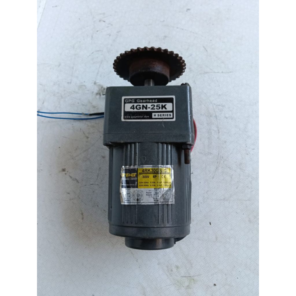 GEARBOX MOTOR AC 220 VOLT.   30 WAT.   RATIO 1:25.  60 RPM.