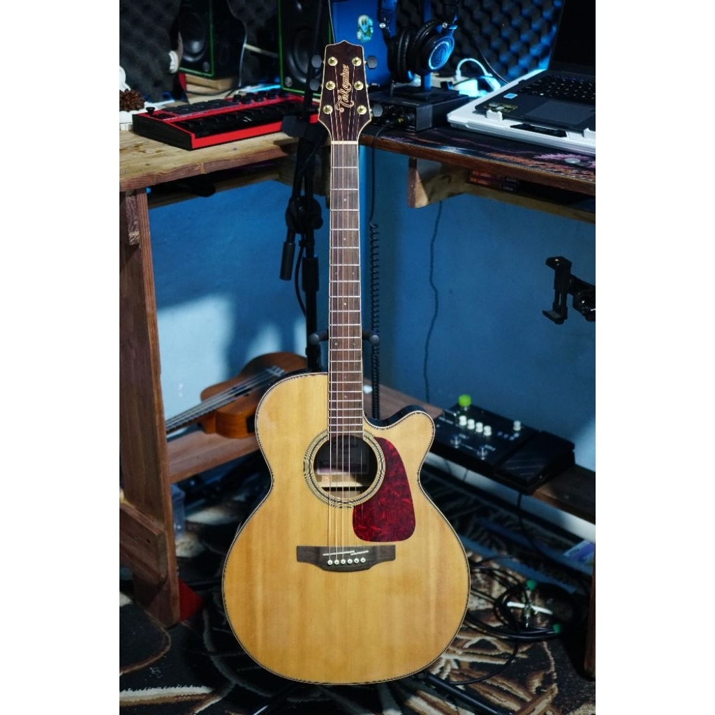 Takamine GN93CE - NAT Like new
