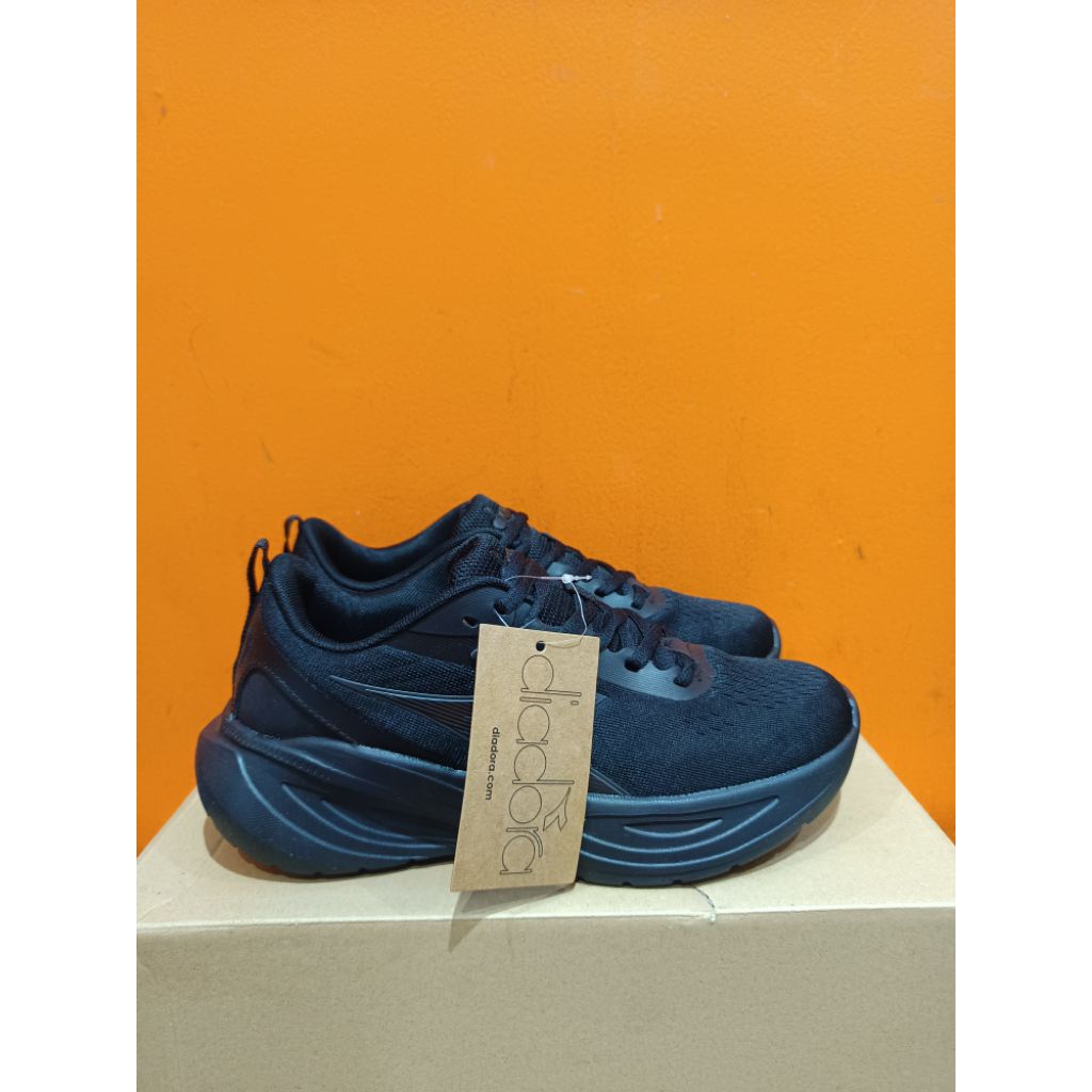 DIADORA MONO BLACK MEN NEW ARRIVAL