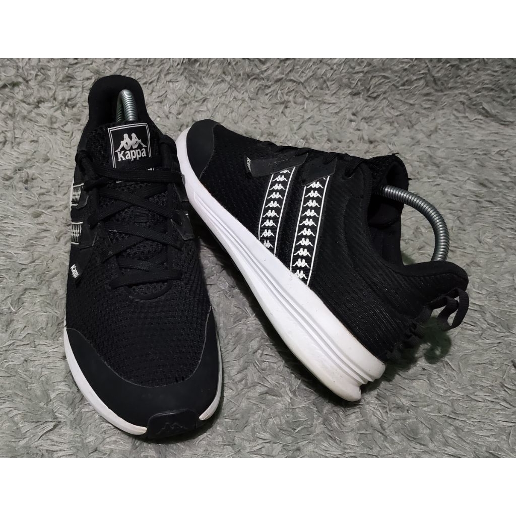 Sepatu Second Kappa
