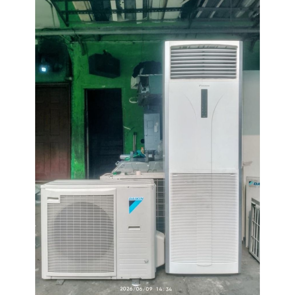 AC Standing Daikin Malaysia 3 PK 1 Phase R 410  SECOND free sejabotabek