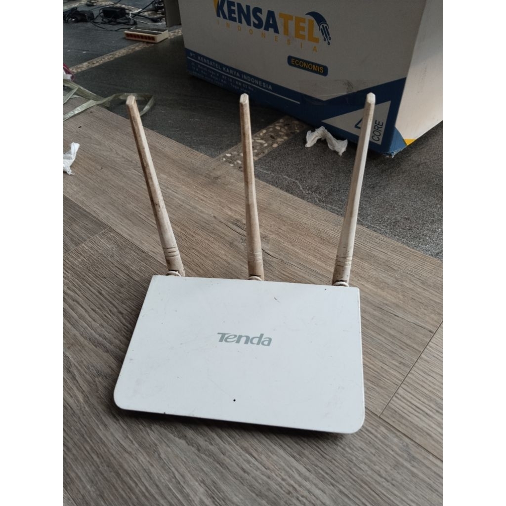 router tenda f3