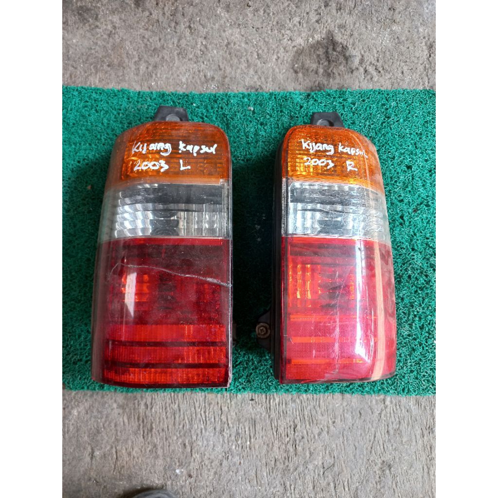 Stoplamp/Lampu Belakang Kijang Kapsul 2003