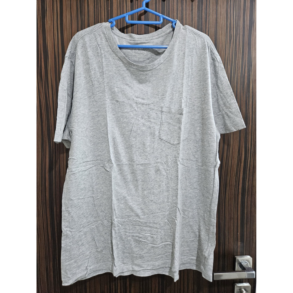 PRELOVED SECOND PRIBADI ORI GAP MEN SIZE M GREY SHORT SLEEVES TSHIRT TOP CASUAL BAJU ATASAN KAOS PRI