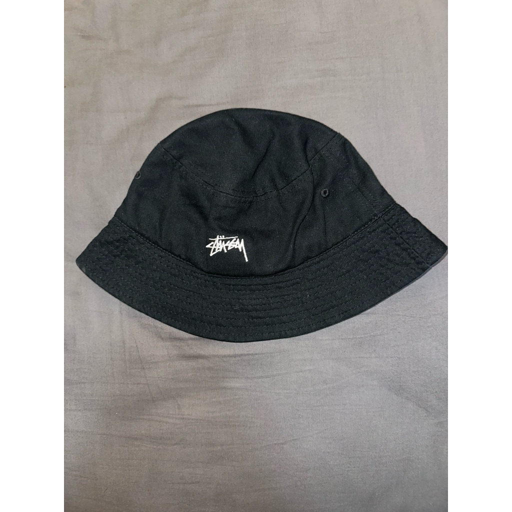STUSSY BUCKET HAT