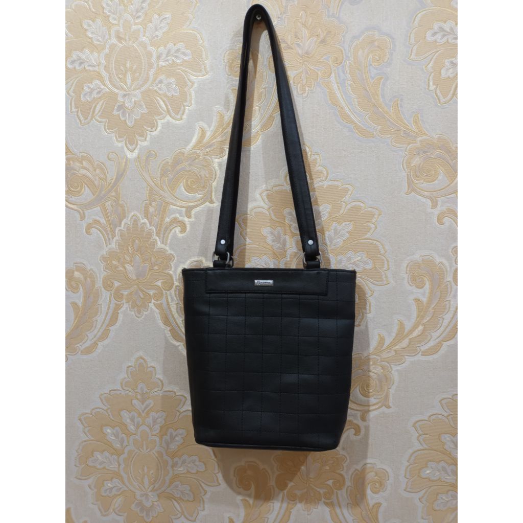 tas bahu hitam esprit