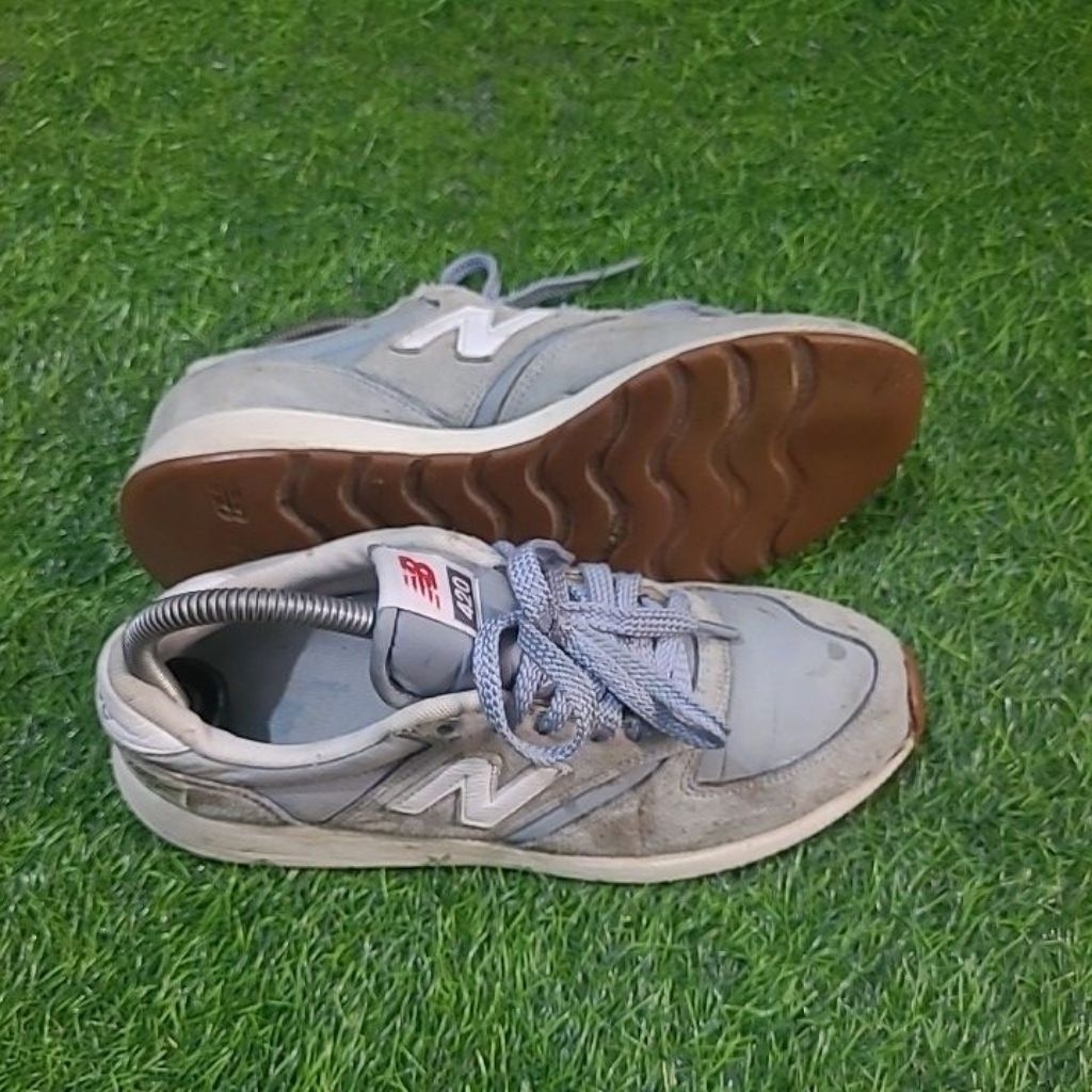 sepatu sneakers nb 420 size 40