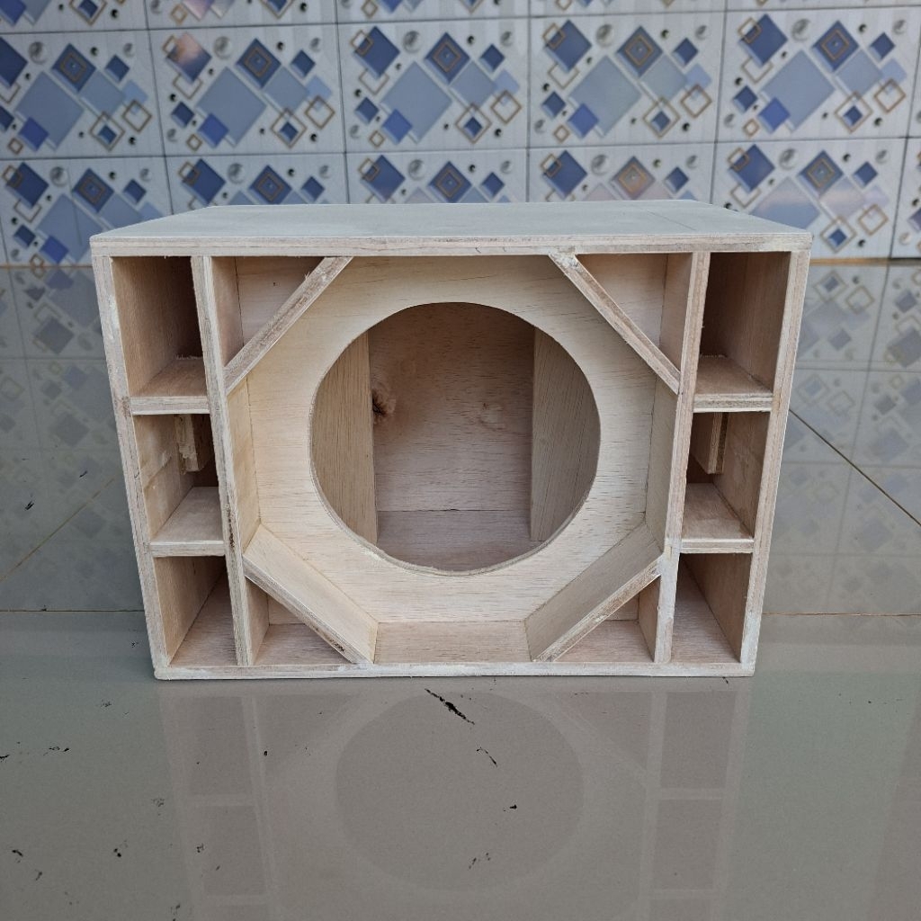 BOX SPEAKER 6 INC